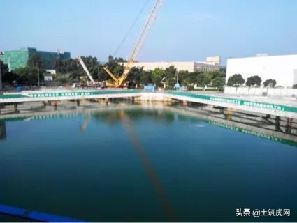 静压钢板桩打桩机入岩,钢板桩截水帷幕