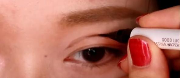 get美妆小技巧,教你打造气质深邃大眼妆