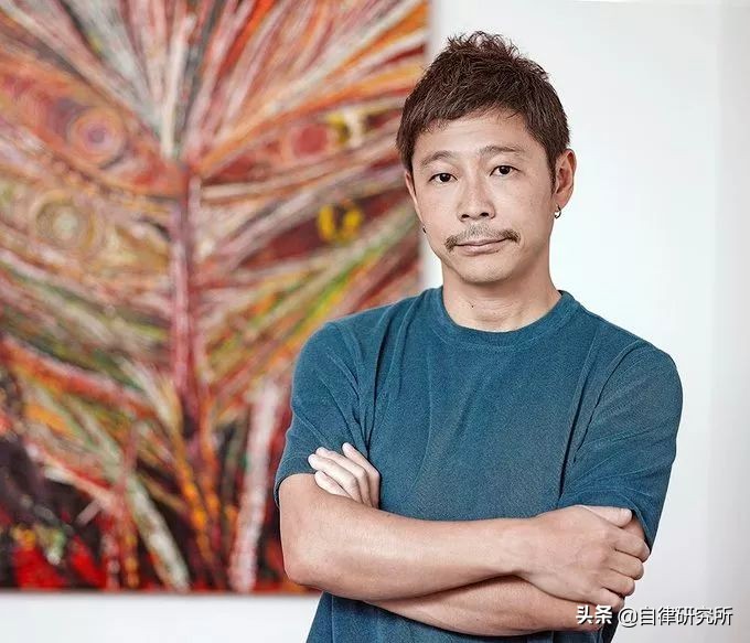 送10亿,征女友包下火箭登月高中毕业的他为何成为日本最潮富一代