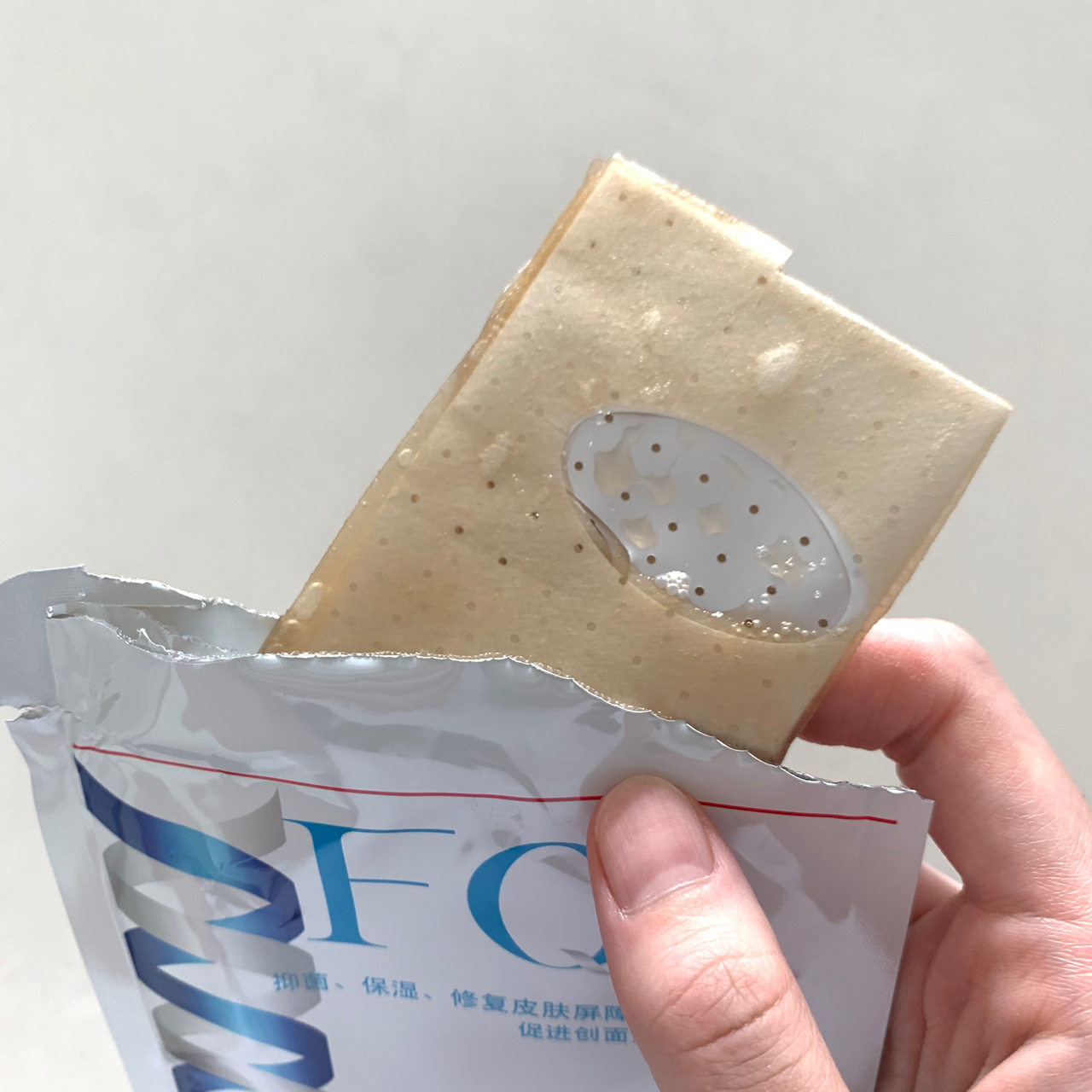 长痘痘的脸怎么拯救下去,长痘痘的肌肤怎么修复