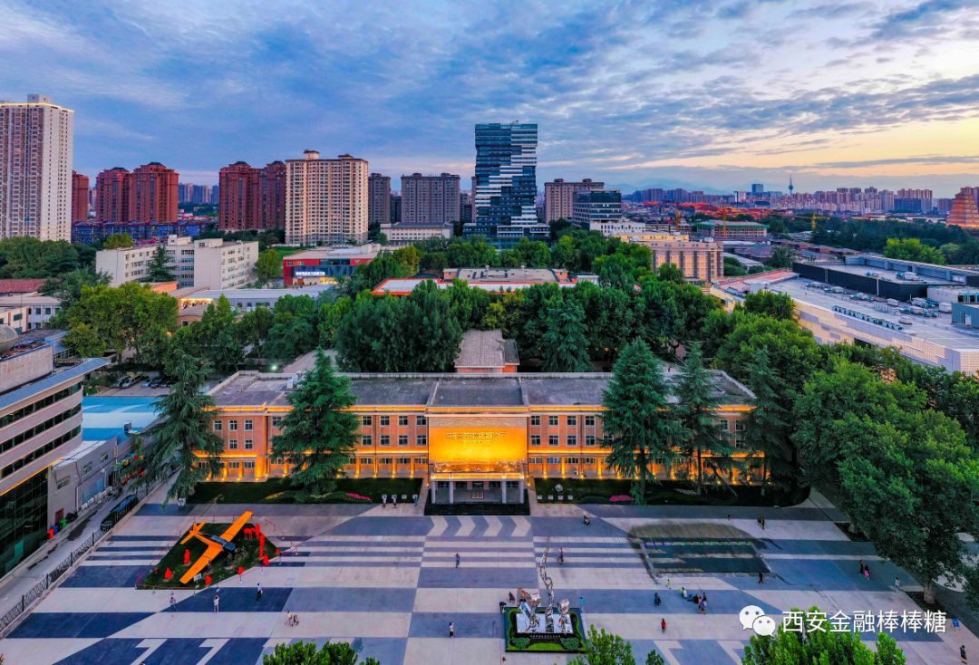 10亿可以开发楼盘吗,10亿能搞一条50公里高速吗