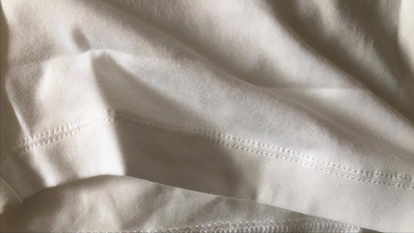 优衣库air高弹力束脚裤,优衣库airism怎么有两种领口