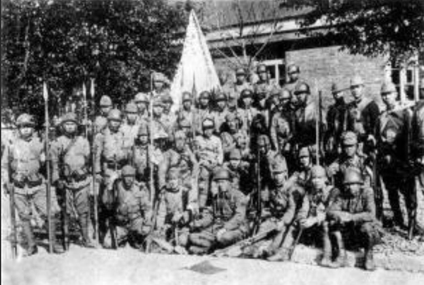 日本恶魔夫妇：妻子自杀为丈夫送行，丈夫下令*杀屠**我国三千村民