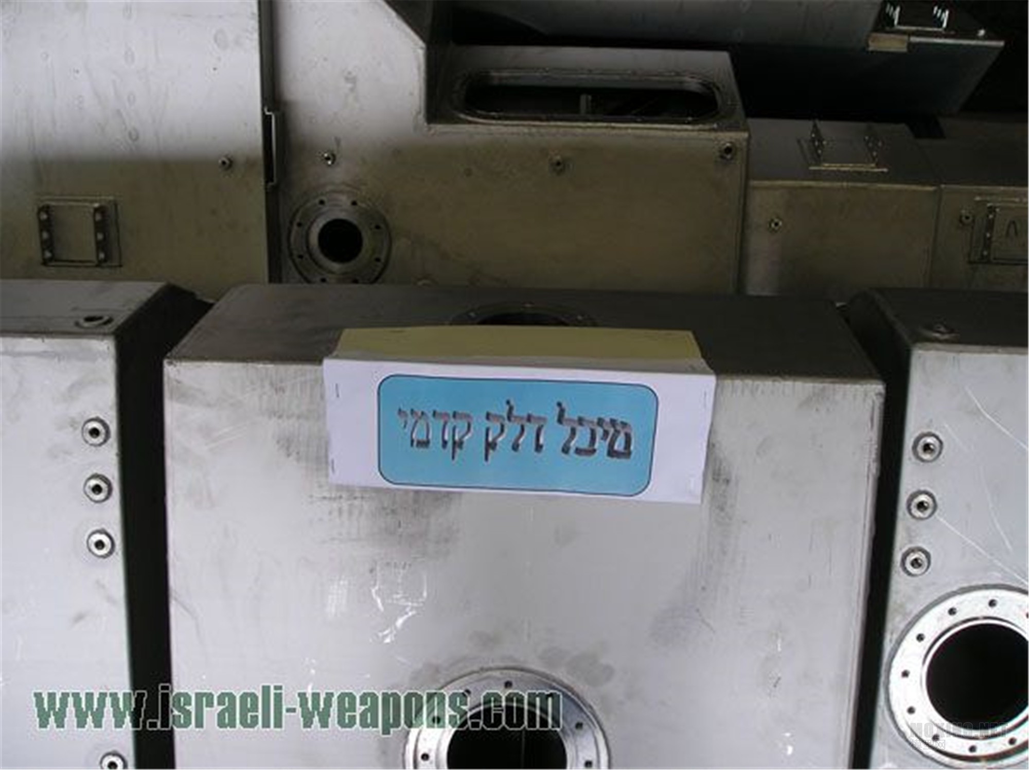 MENG,SS-018-1/35以色列“雌虎”重型装甲运输车-简介与开盒