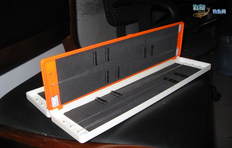 鱼钩手动绑钩器的使用方法,电动绑钩器怎么绑小鱼钩