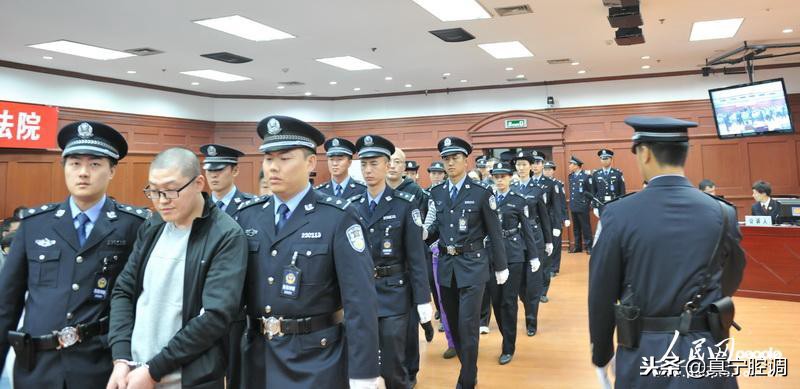 公检法内部行政人员属于公务员吗,检察院法院工作人员属警察吗