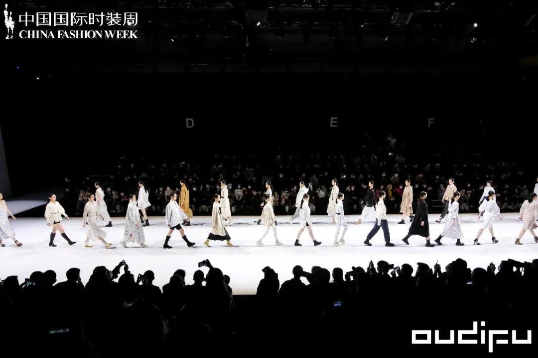 从时尚中国走出去的模特,2019年春夏中国国际时装周模特
