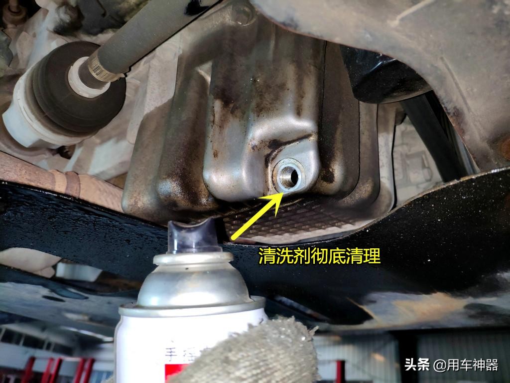 换机油螺丝滑牙了正常么,油底壳螺丝滑牙了怎么修复