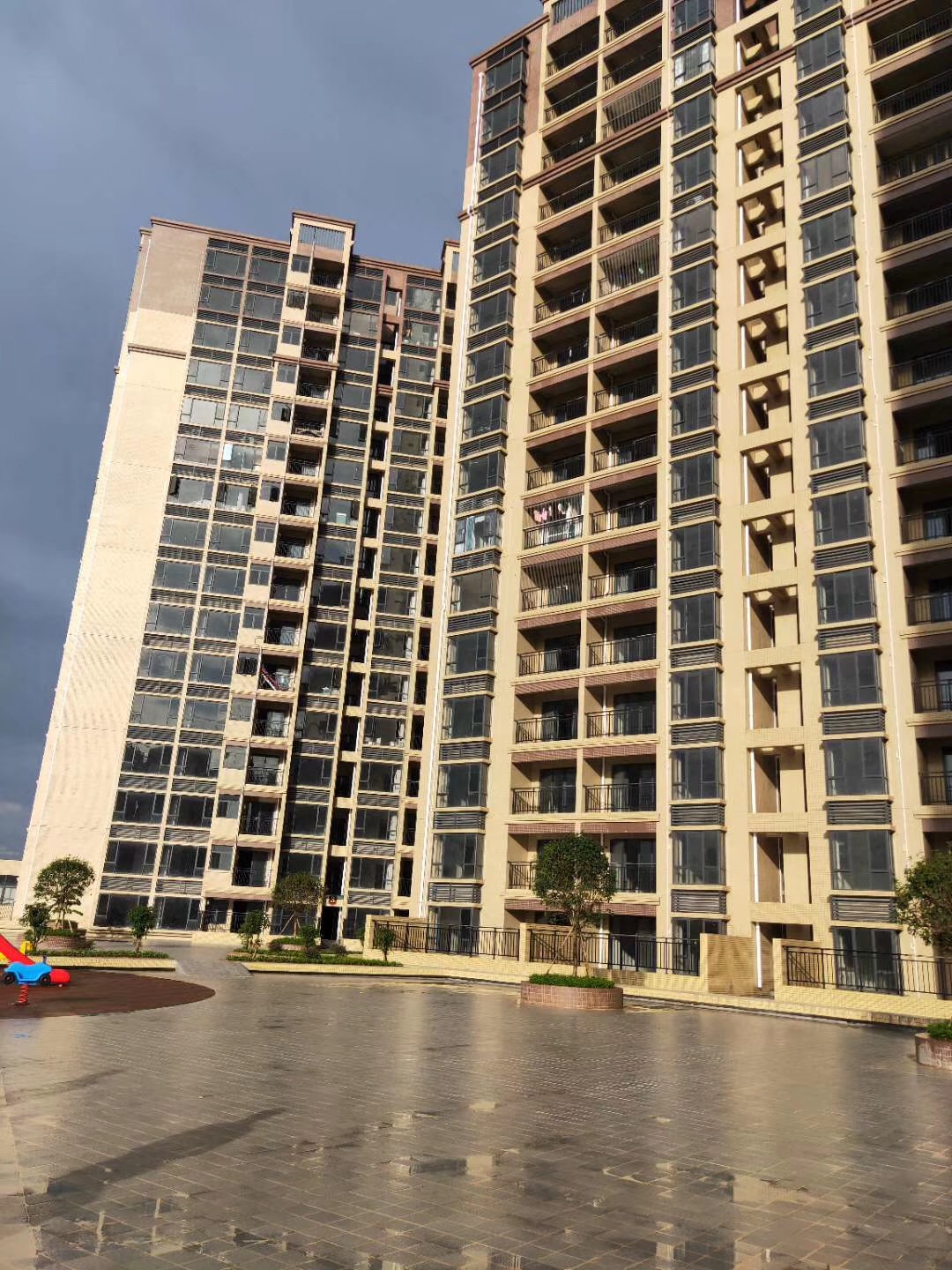 松山湖中心花园,大朗松山湖房价