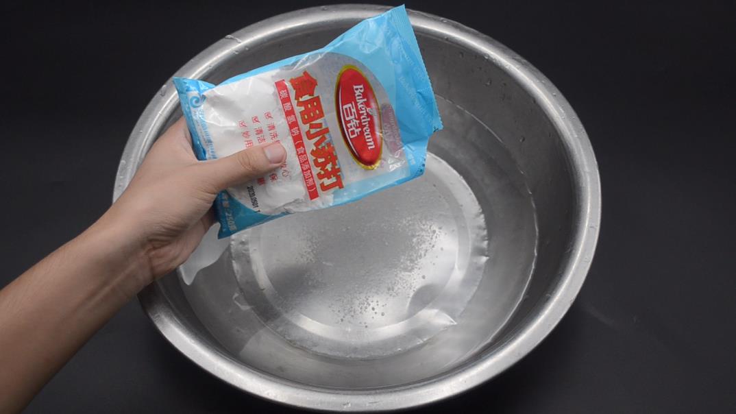 掉色的衣服怎么处理不掉色,红色衣服掉色怎么洗才不掉色