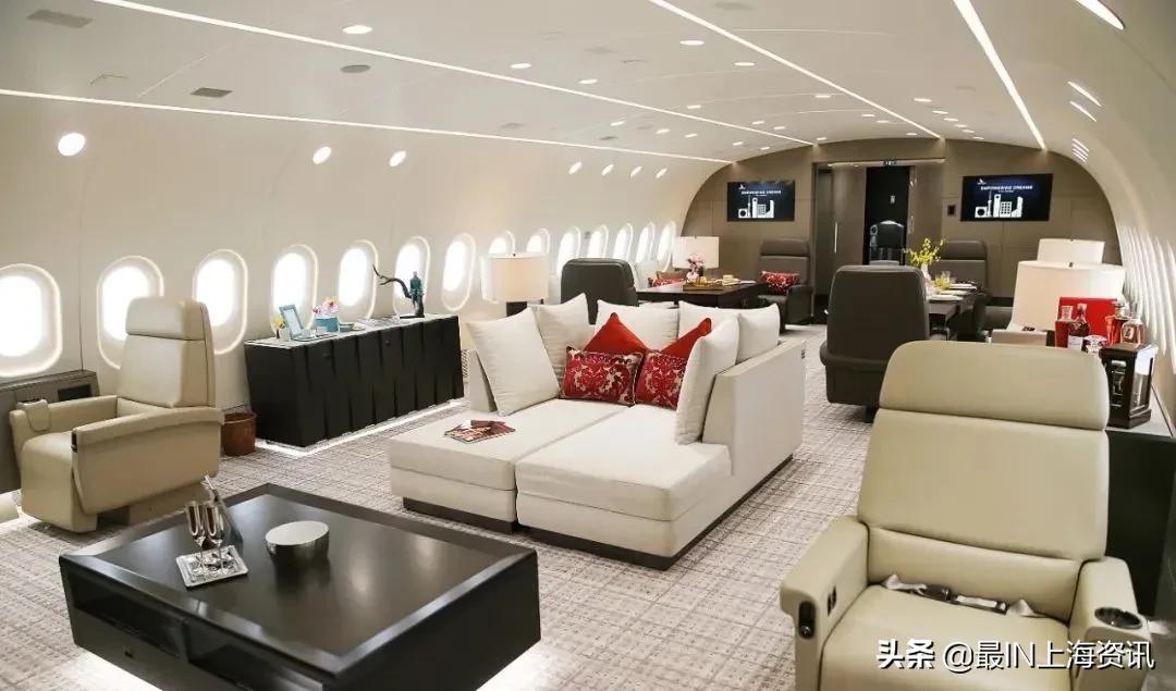暴涨！飞上海机票18万元一位？微商纷纷转行做包机生意了