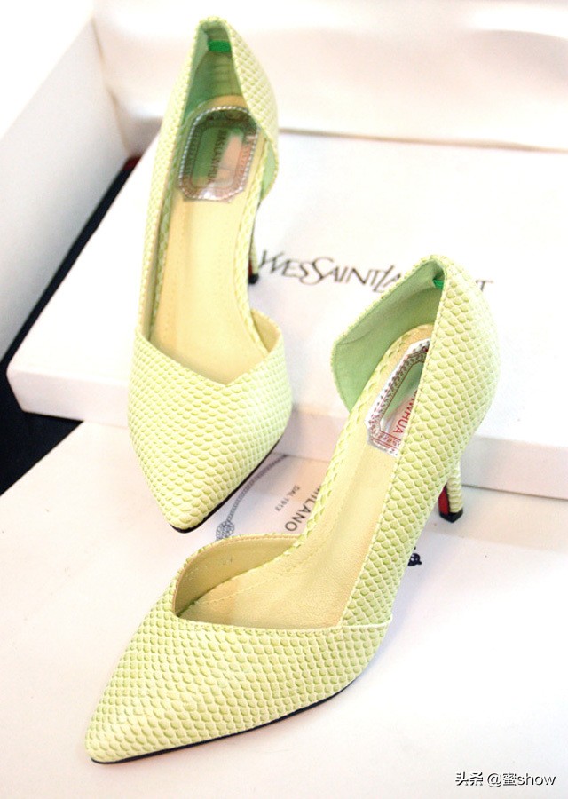 如何挑选高跟鞋才不挤脚,什么牌子的高跟鞋穿着舒服不磨脚