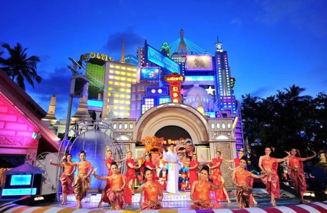 铂金海岸半山滨海度假村,卡马拉海湾全景