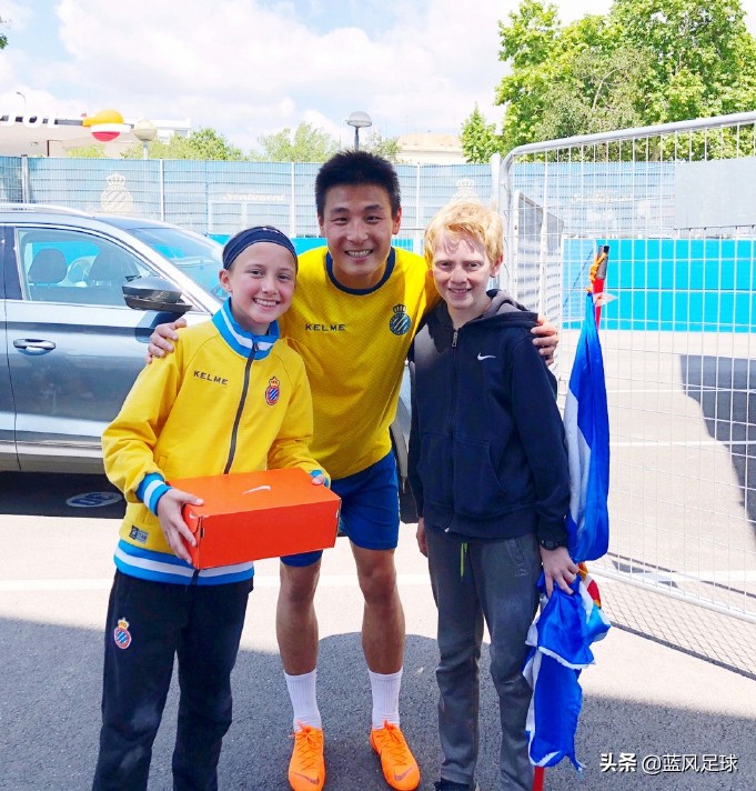 球迷们很期待本场比赛的结果,国内球迷无需熬夜即可看完比赛