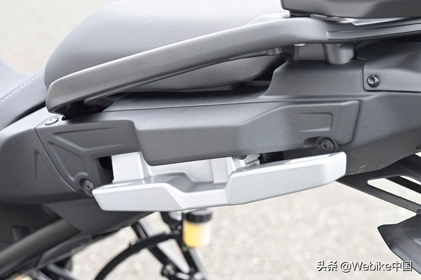 闆呴┈鍝坱racer9鍥藉唴鍞环,闆呴┈鍝坱racer9gt璇勬祴