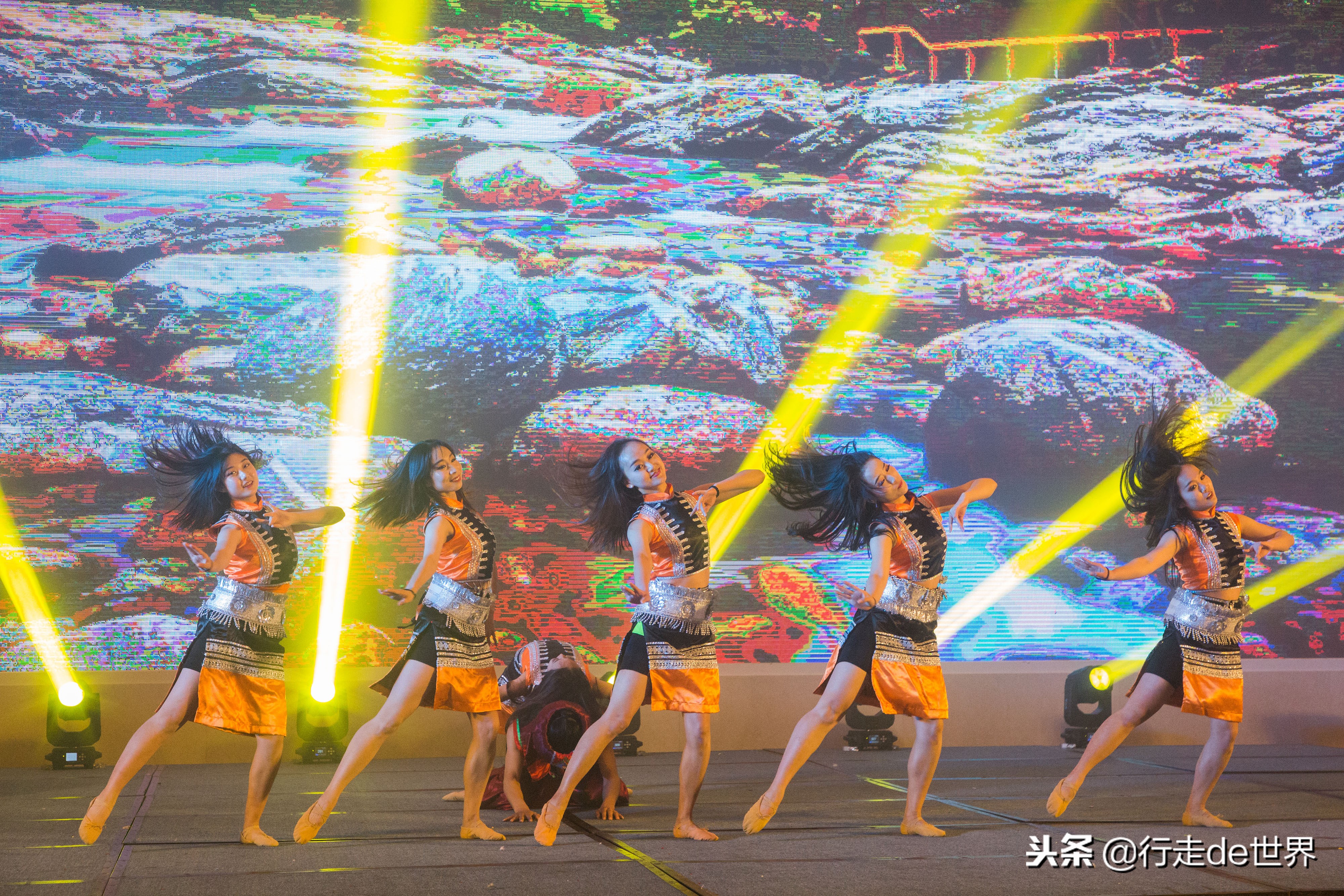 超多网红小姐姐打卡,网红温泉云瑶谷温泉