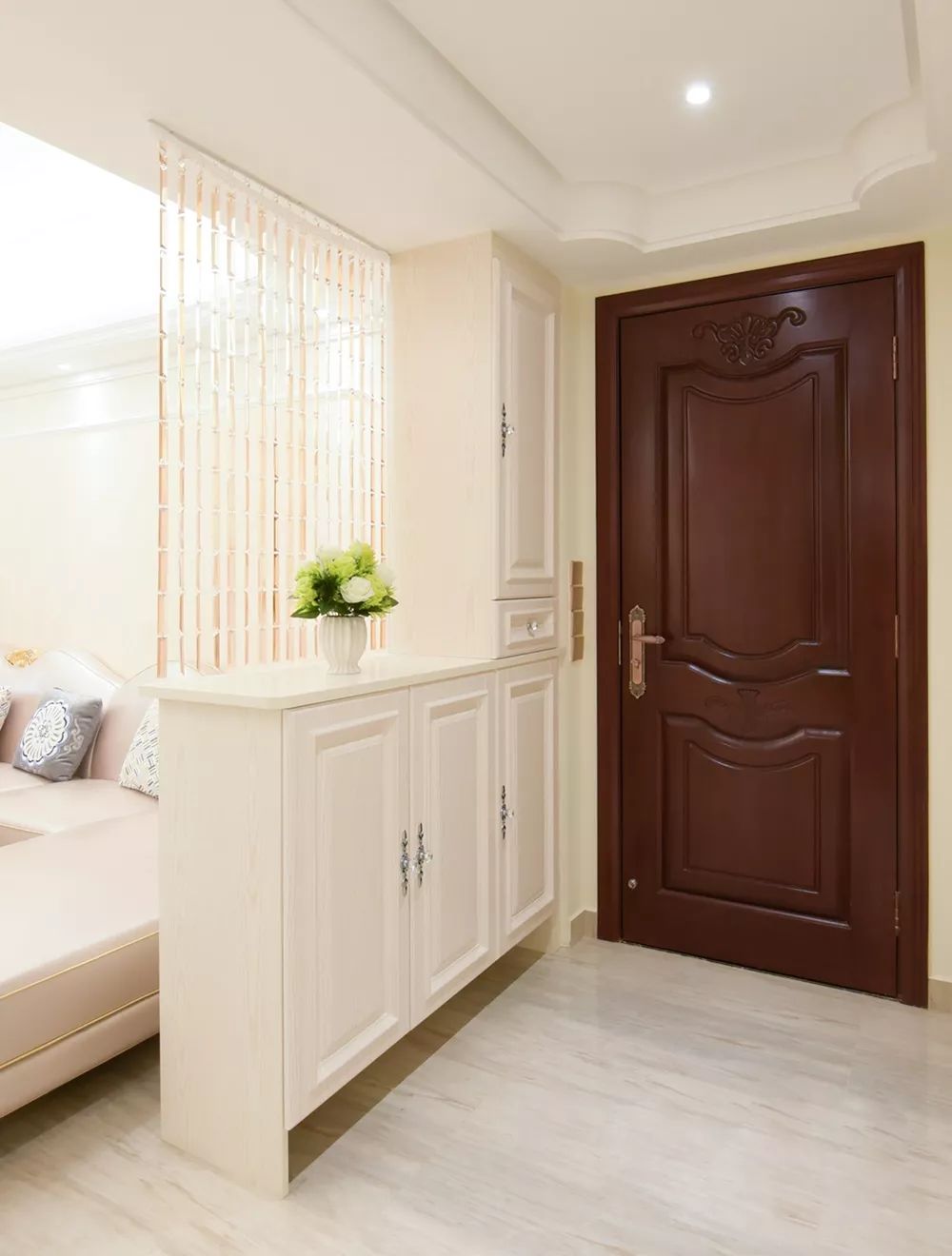 大门正对餐厅隔断效果图,客厅餐厅电视墙隔断效果图大全