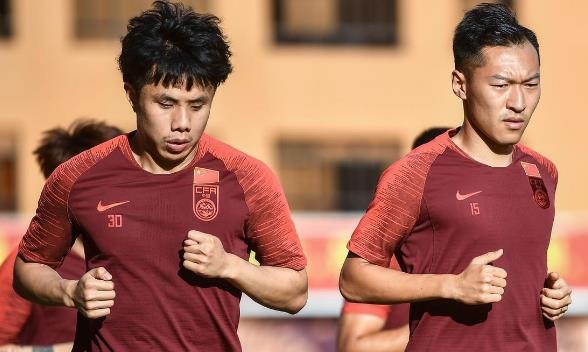 让人失望!国足依然身穿耐克服装进行备战,足协的谴责愈发可笑