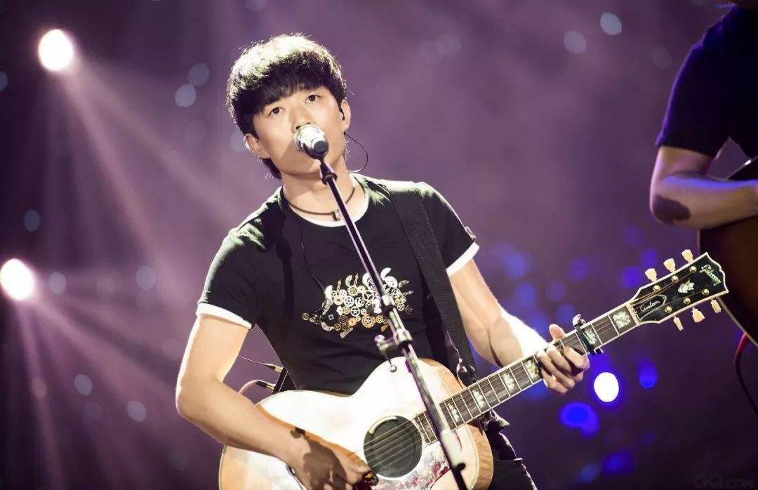 杨千嬅被粉丝感动,杨千嬅声生不息高山低谷现场