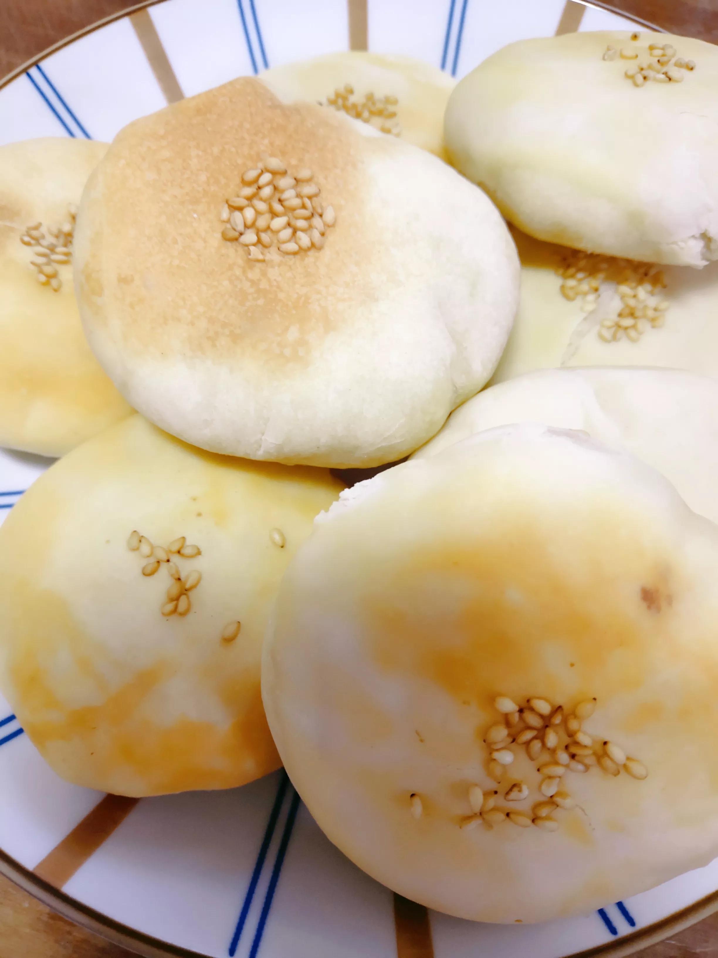 孩子最爱吃的绿豆饼家里就能做,大人小孩都爱吃的简单软皮绿豆饼