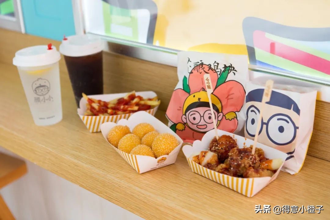 一来就火!哥老官、颜如晶炸鸡店再现排队名场面,亲测...