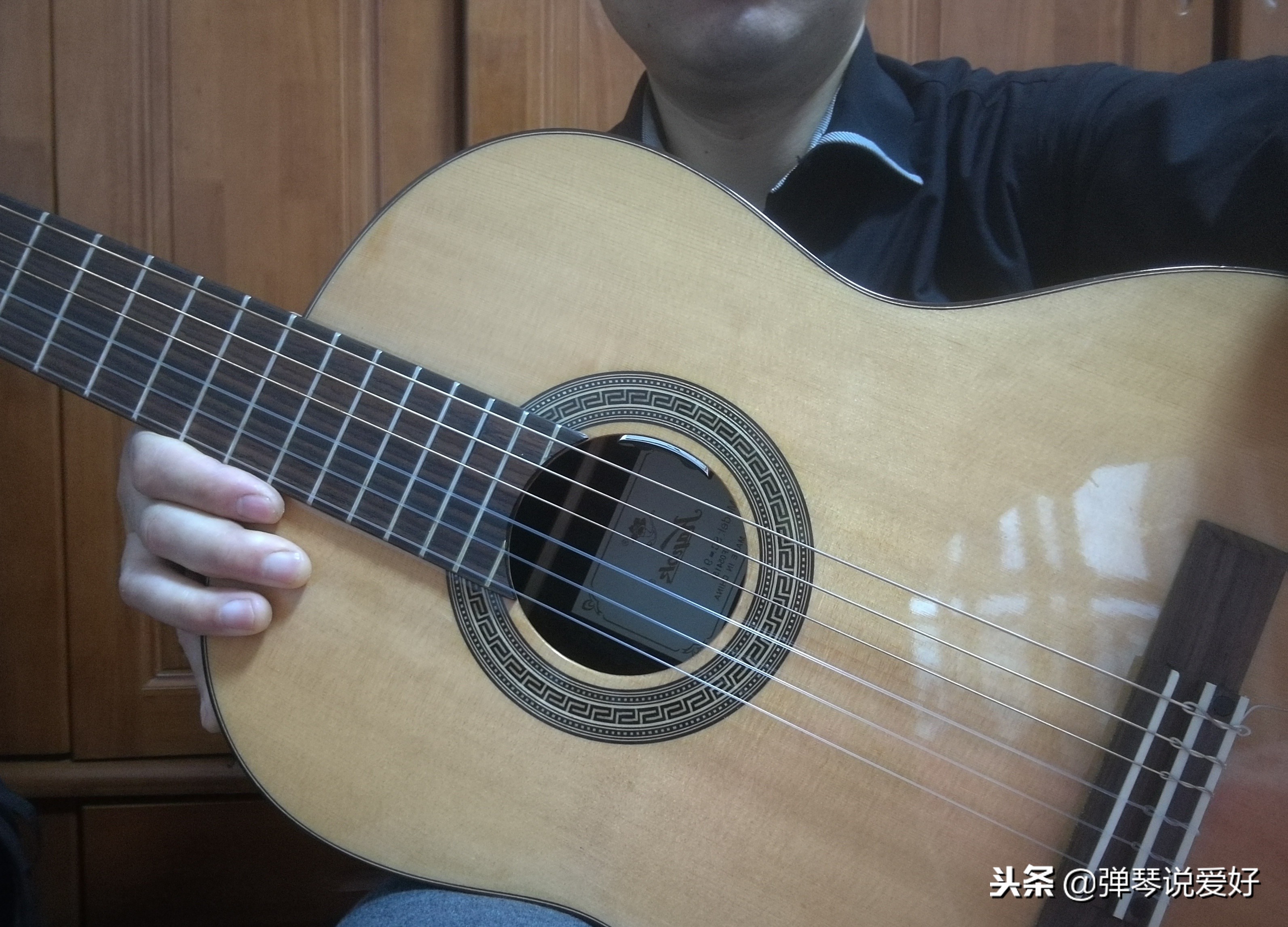 自学吉他的十大建议,学吉他要买什么样的