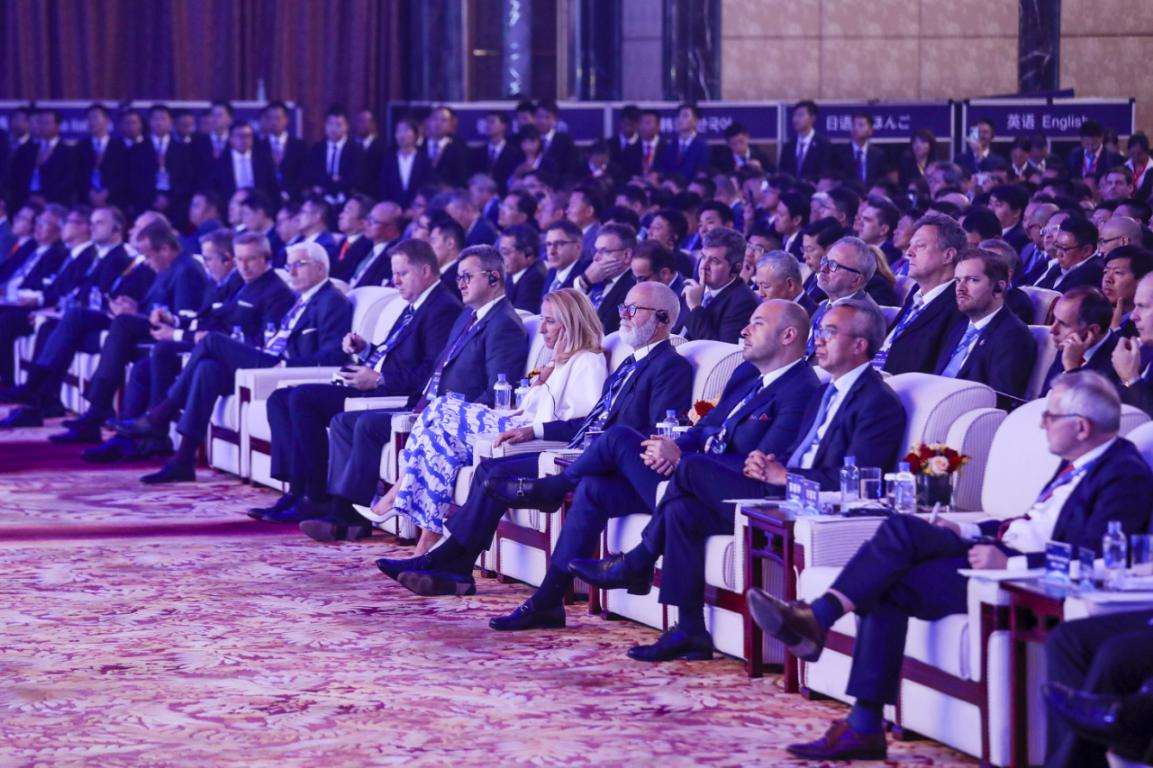 许家印的换道超车可靠吗,看恒大许家印如何实现换道超车