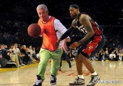 没事就“约架PK”！本山大叔的篮球情结是否可与辽篮一叙情缘？