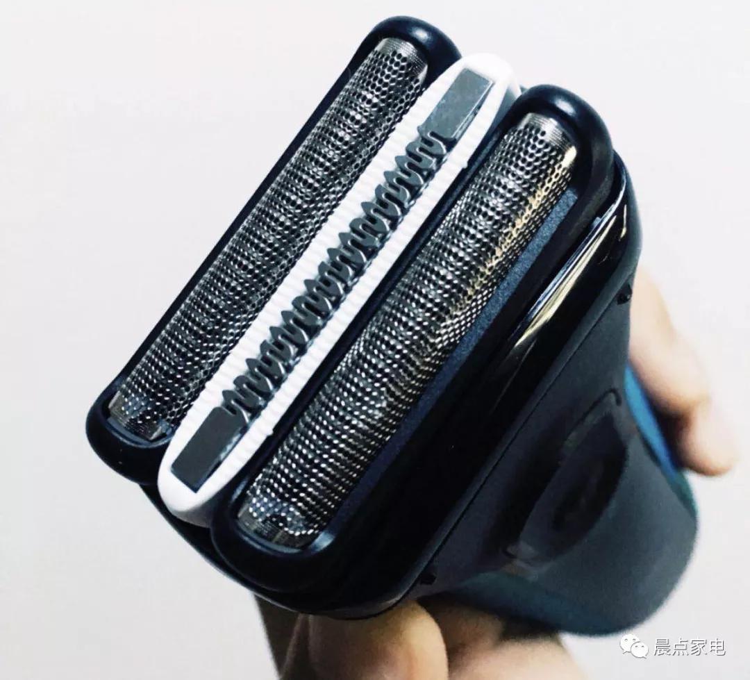 晨点家电|刮胡刀有适合剃刀有适合电动用显微镜看看胡渣就知道