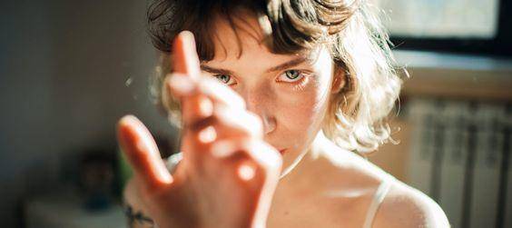 保湿眼霜推荐10款,18岁天生黑眼圈眼袋眼霜推荐平价