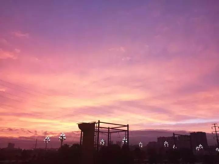 天蓝色系手机壁纸,今天又是元气满满的一天手机壁纸