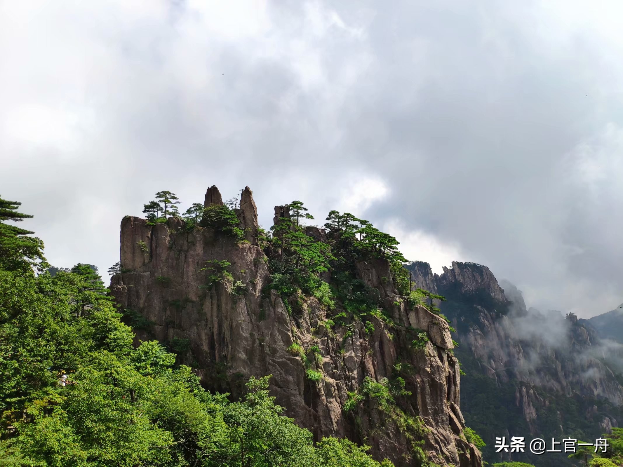 黄山的壮丽景色令人叹为观止,领略一次黄山的壮阔