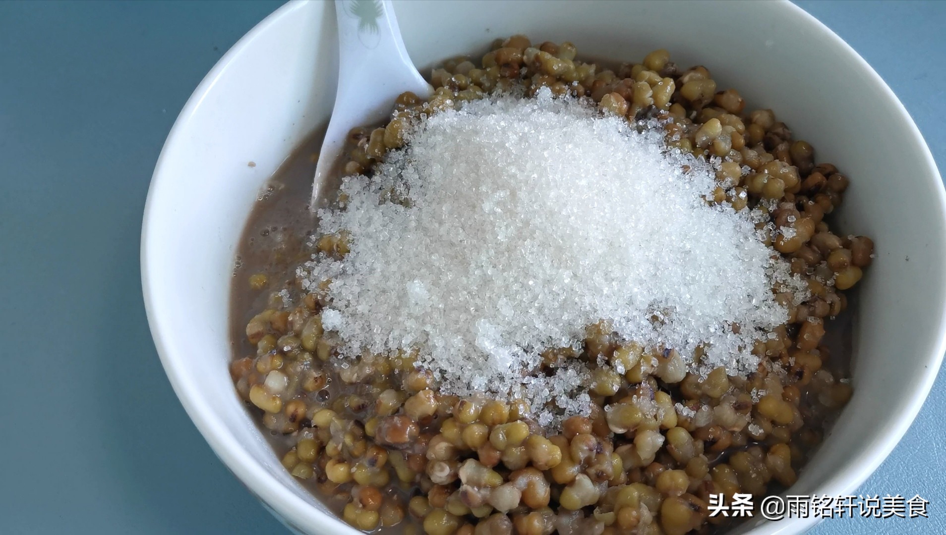 手把手教你包肉粽子，还不会的都看看，学会包给家人吃，咸香软糯