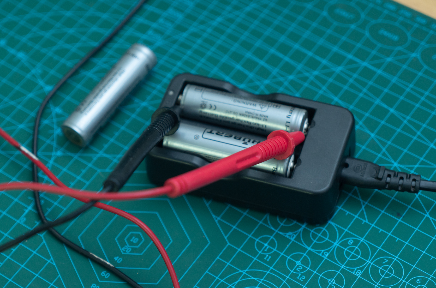 vc4s智能充电器,废电池随便扔