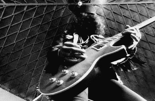 喜欢弹吉他的80后大叔,80年代的年轻人弹吉他