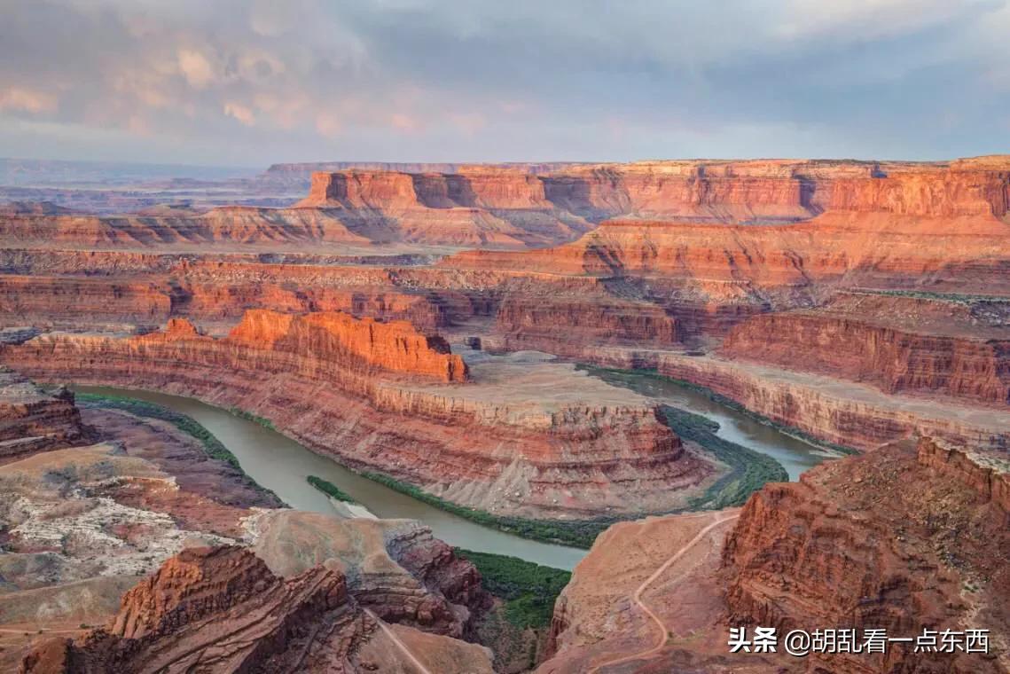 探访恐龙遗迹追寻恐龙,美国一公园发现恐龙世界恐龙足迹
