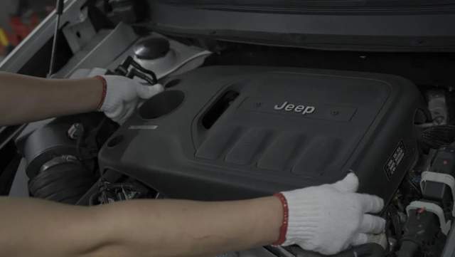 吉普自由光2.0t变速箱油,吉普自由光2.0t动力