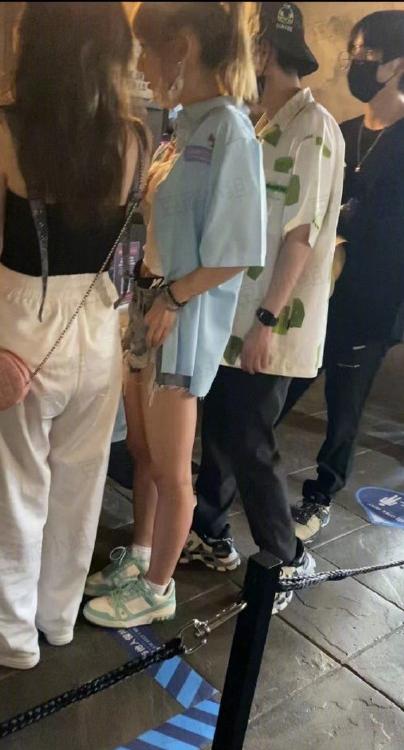 爱豆塌房不要紧，粉丝打脸最好笑，左林杰粉丝甩锅被郑人予被打脸