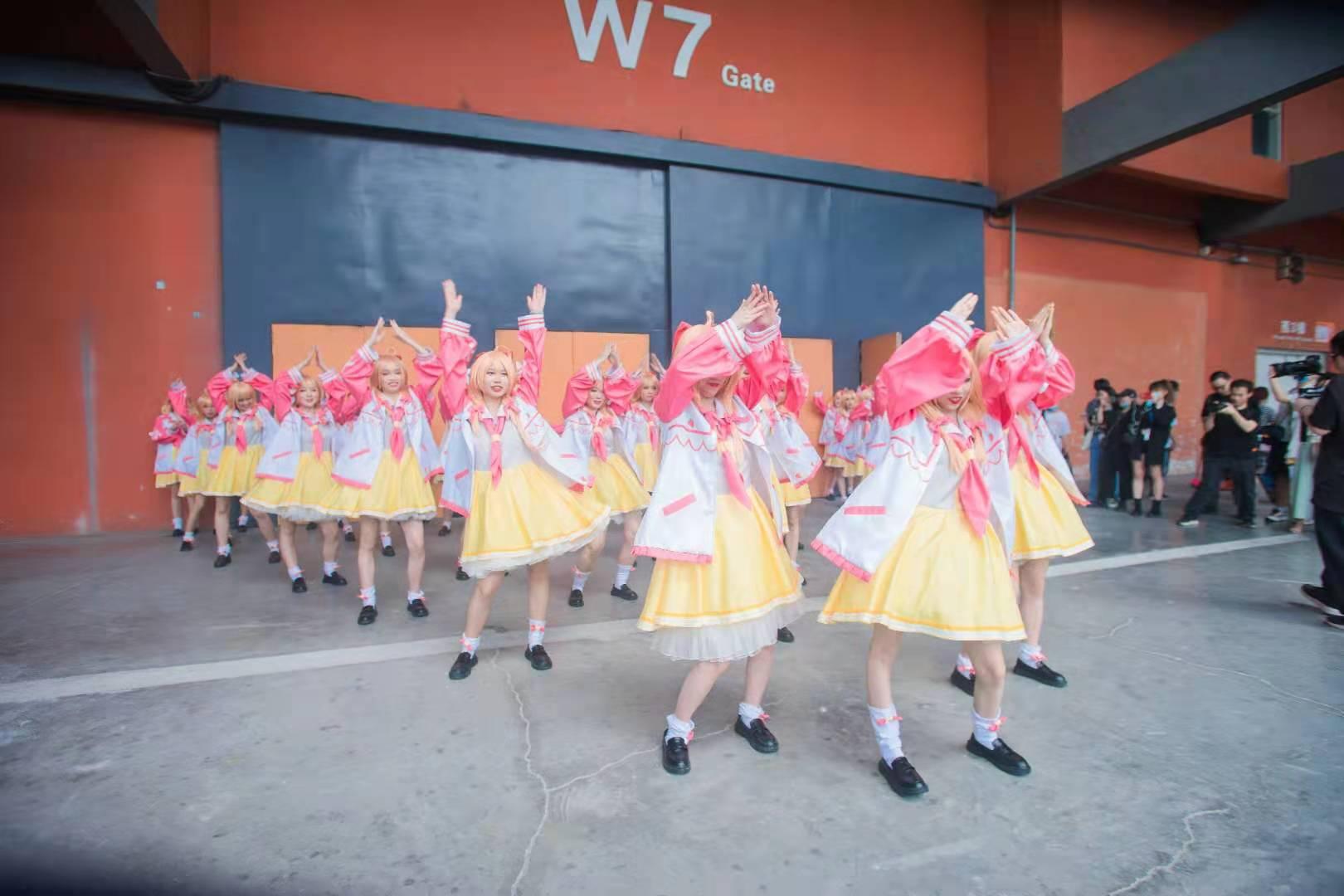 萤火虫漫展原神展台排队,萤火虫漫展直播全程记录