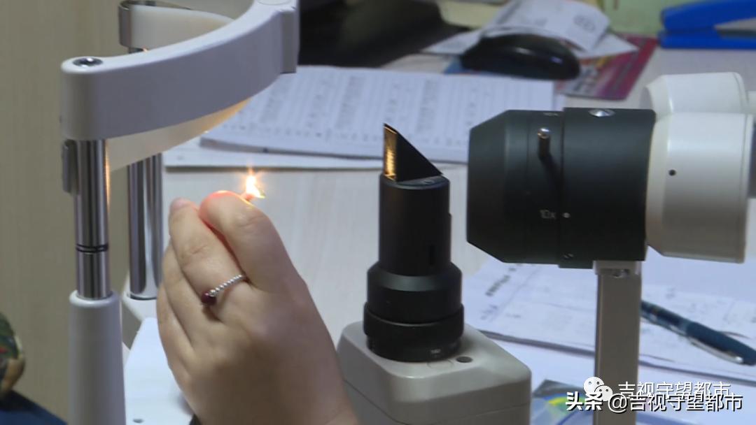 睡眠戴眼罩治疗近视是不是骗人,角膜塑形镜对近视的作用