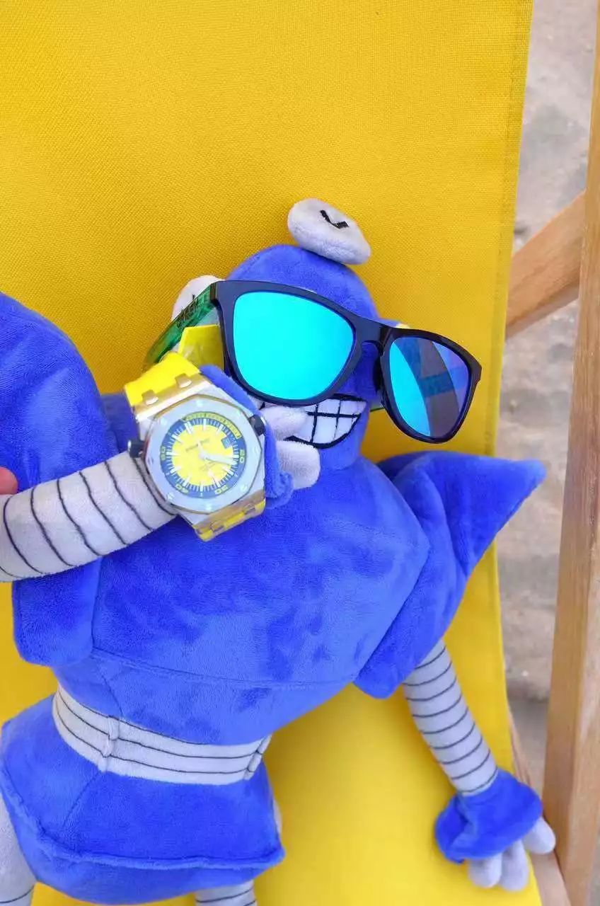 “我，4000万院线电影总导演，入围戛纳，如今在卖火锅底料！”