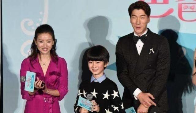 20017离婚，张亮离婚，究竟是“闹剧”还是巧合？