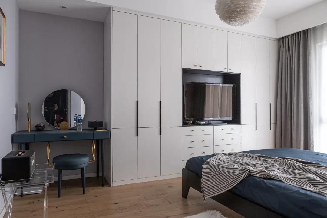 「恋·家」生活不需要太空旷，于是他们决定把家“变挤”