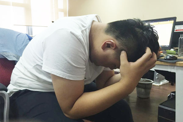 早晨起来嘴巴干苦涩是什么原因,起床后嘴巴特别干是什么原因