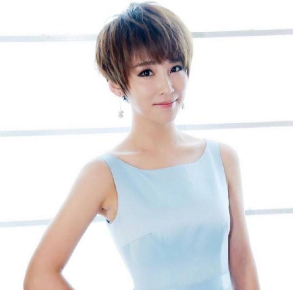 赵薇蒋雯丽长相分析,蒋雯丽比赵薇大10岁