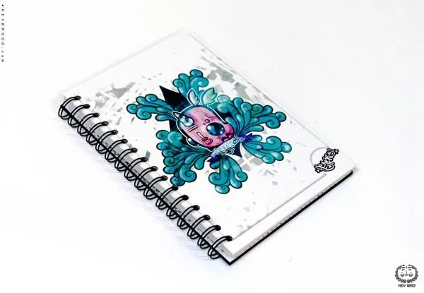 数字媒体艺术用的笔记本电脑,苹果笔记本艺术字体