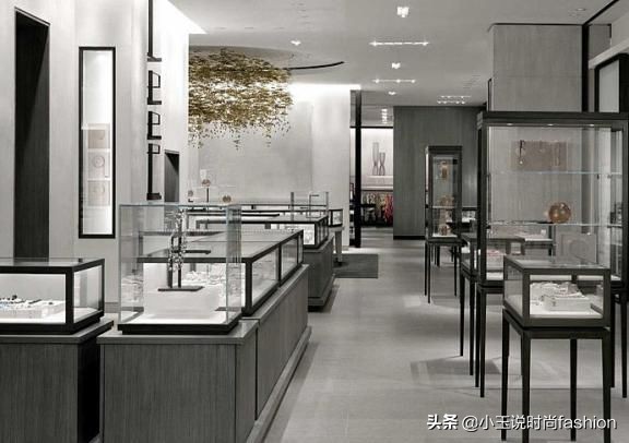 金星买翡翠手镯被坑,花15000买假金手镯