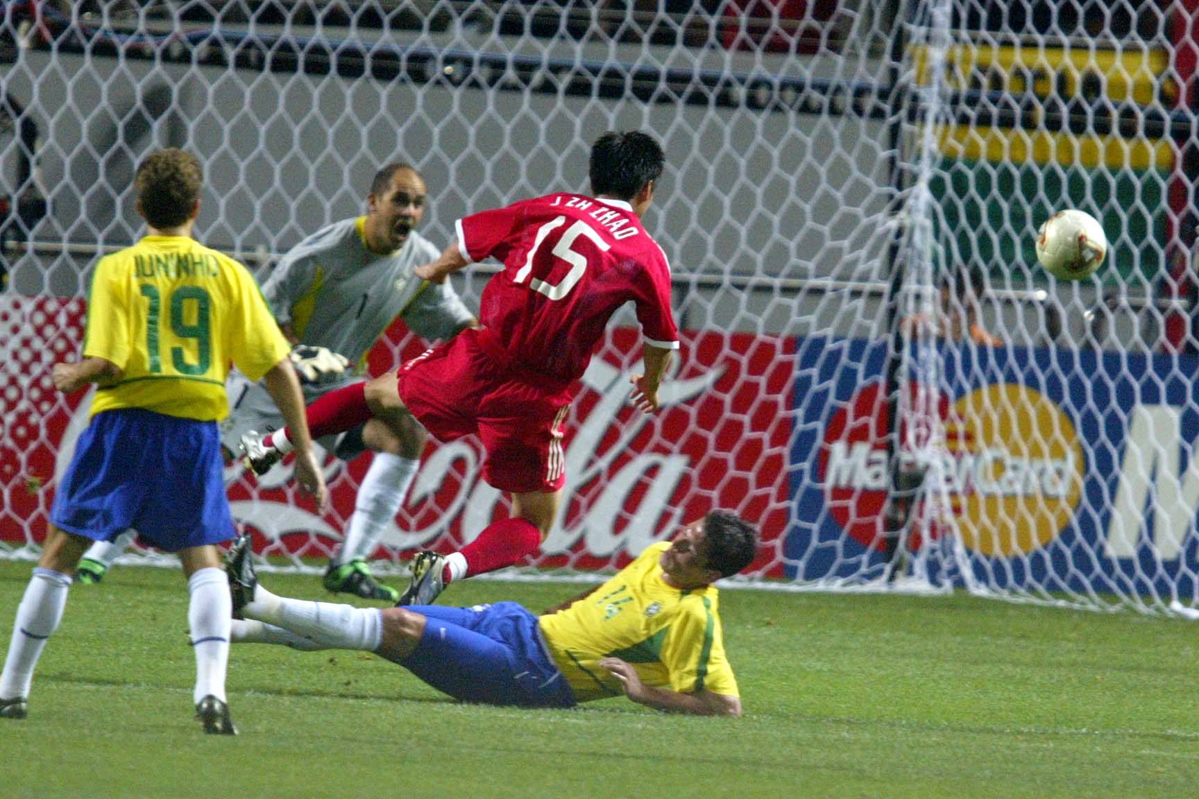 中国足球1-5不敌泰国球迷反应,中国足球输100多球