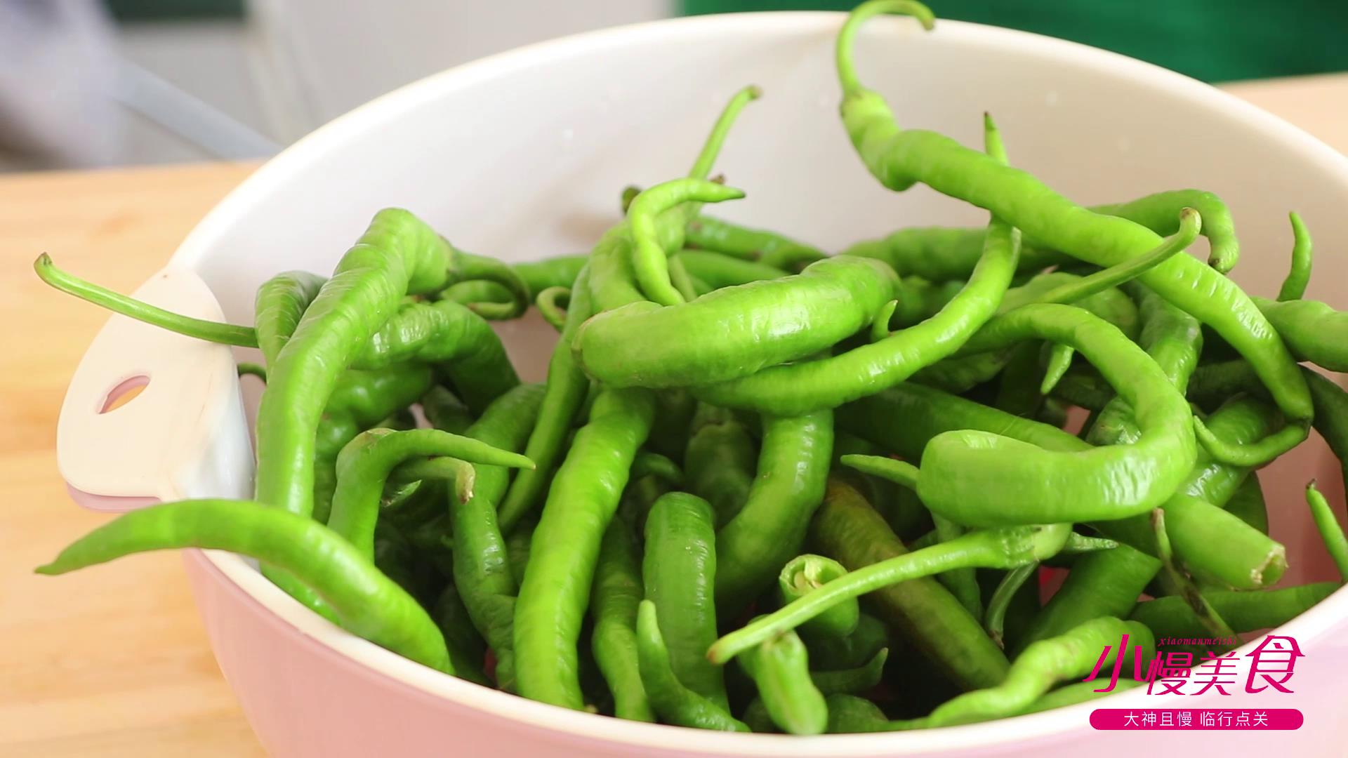 腌辣椒最简单的方法又最好吃,简单的腌辣椒方法大全