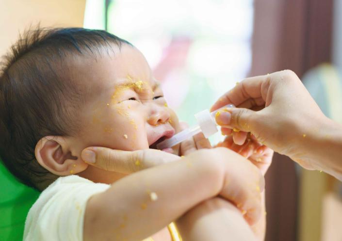 宝宝过早吃盐能引起肾病吗,吃盐多伤肾还是吃少了伤肾